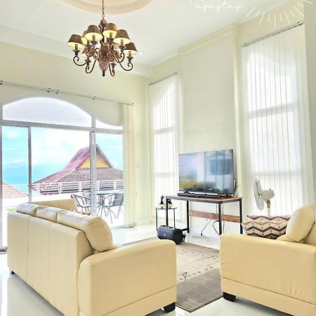 The Downhilltagaytay Resort タガイタイ エクステリア 写真